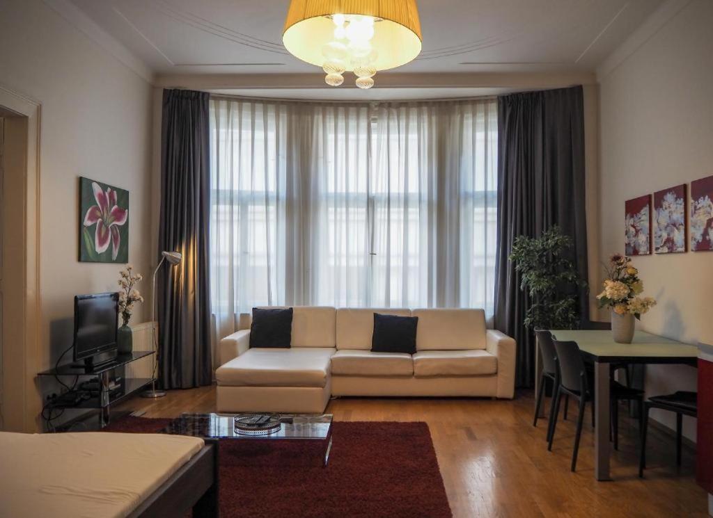 Charles Bridge Premium Apartahotel